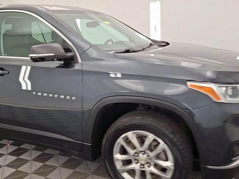 Used 2018 Chevrolet Traverse LT AWD/4WD image 6