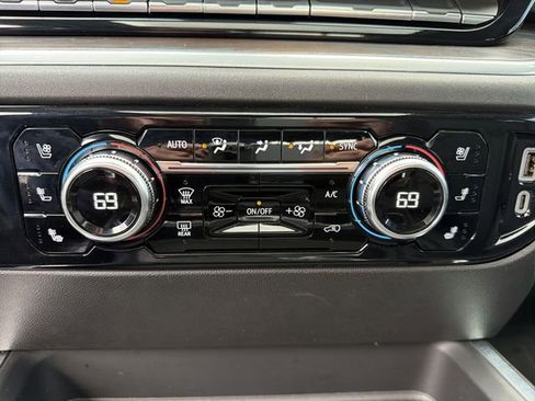 Certified 2025 GMC Sierra 2500 SLT w/ SLT Premium Package image 21