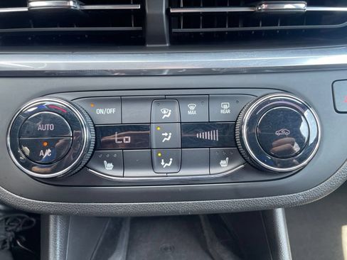 Used 2024 Buick Envista Preferred w/ Convenience I Package FWD image 23