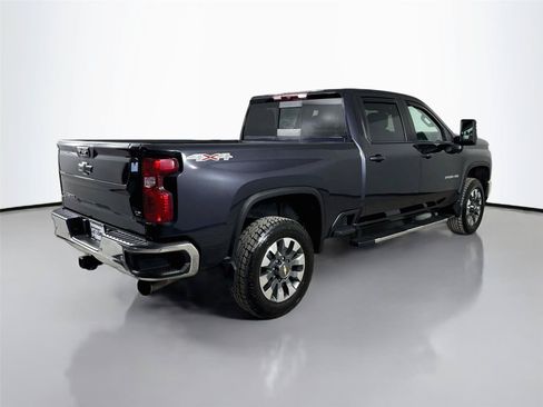 Used 2024 Chevrolet Silverado 2500 LT w/ All Star Edition AWD/4WD image 9