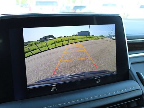 Used 2024 Chevrolet Suburban Premier RWD image 14