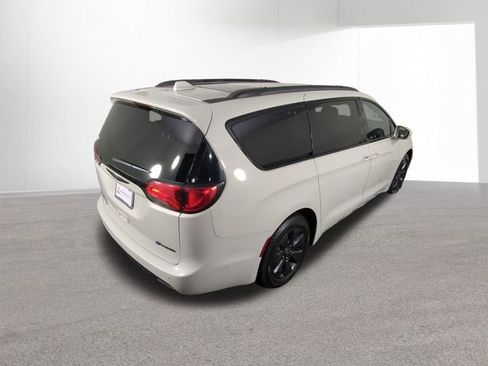 Used 2020 Chrysler Pacifica Limited w/ Advanced Safetytec Group image 40