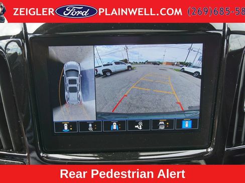 Used 2023 Chevrolet Traverse LT w/ LT Premium Package AWD/4WD image 22