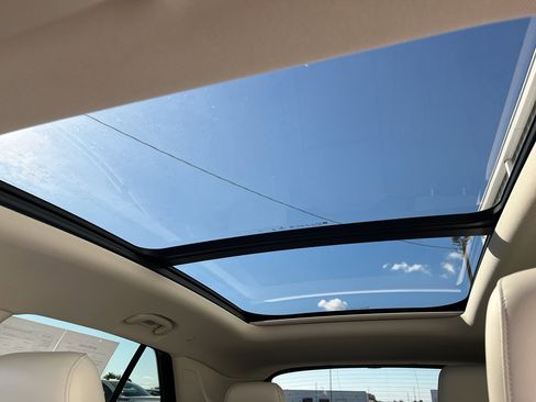 Used 2023 Buick Envision Avenir image 26