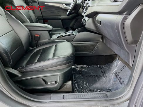 Used 2022 Ford Escape Titanium AWD/4WD image 33