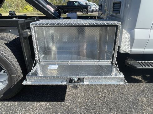 New 2025 Ford F350 XL w/ XL Chrome Package image 21