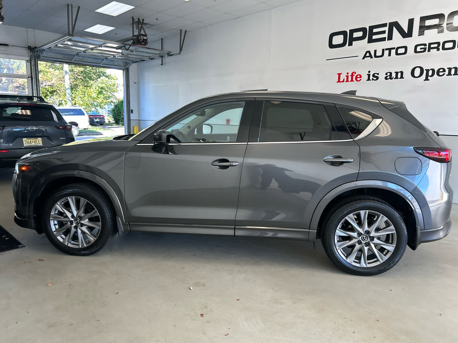 Certified 2024 MAZDA CX-5 AWD 2.5 S w/ Premium Plus Pkg image 3