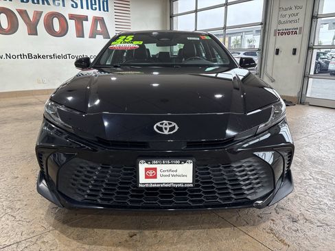 Used 2025 Toyota Camry SE FWD image 5