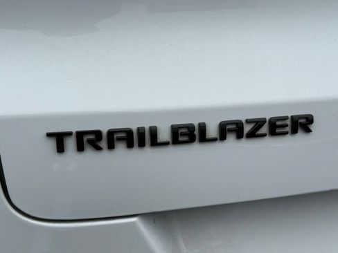 Used 2024 Chevrolet TrailBlazer RS FWD image 4