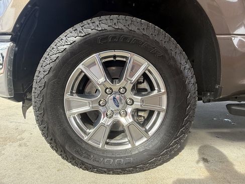 Used 2015 Ford F150 XLT w/ Equipment Group 302A Luxury image 12