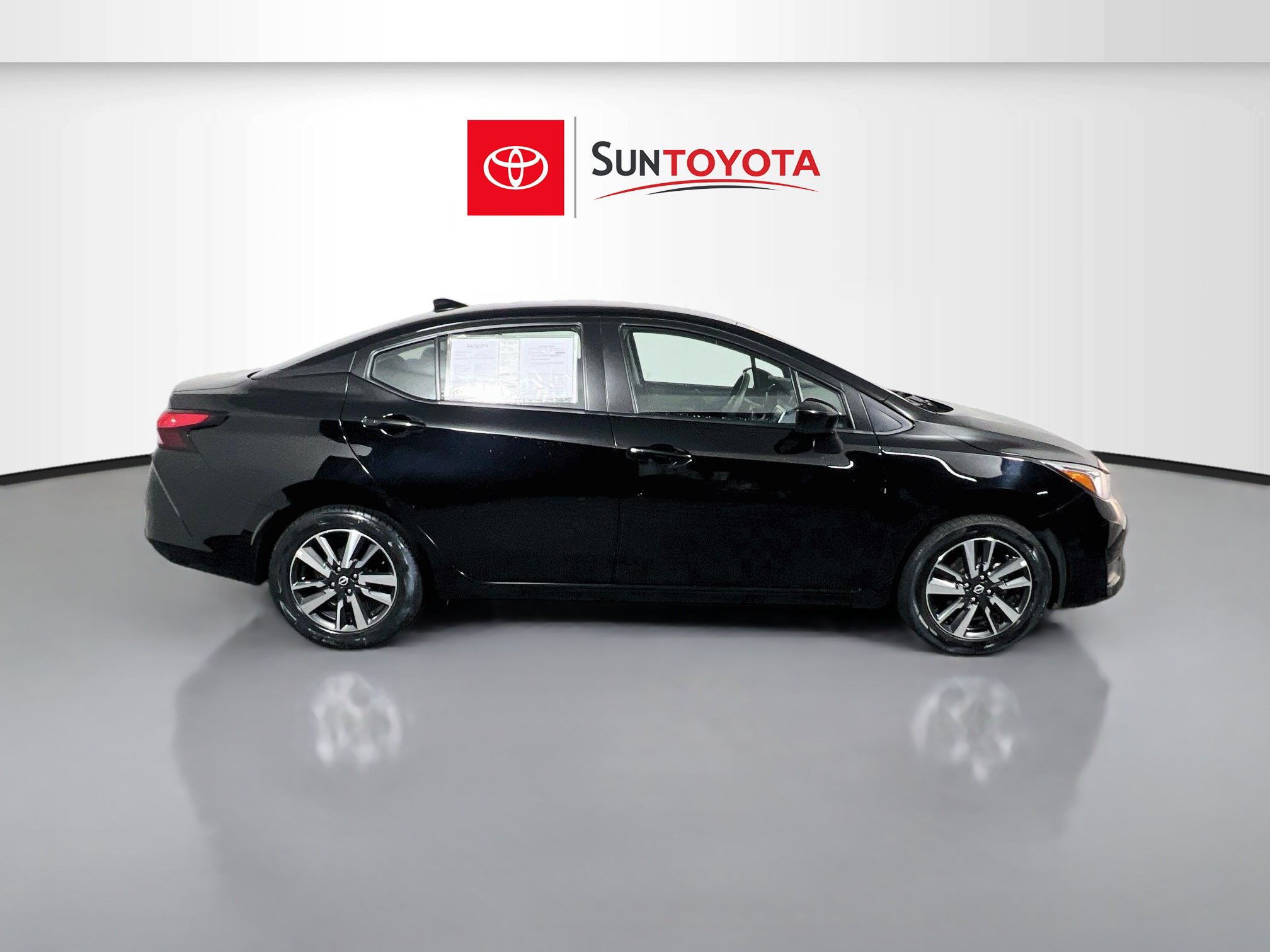 Used 2024 Nissan Versa SV FWD image 2