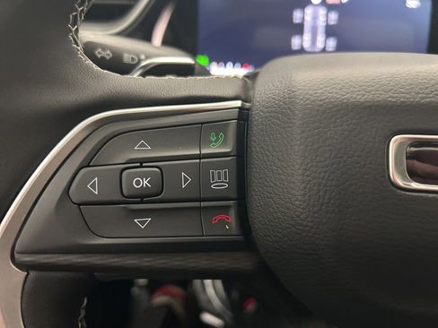 New 2025 Jeep Grand Cherokee Altitude image 33