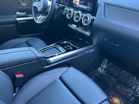 Certified 2025 Mercedes-Benz GLA 250 image 16