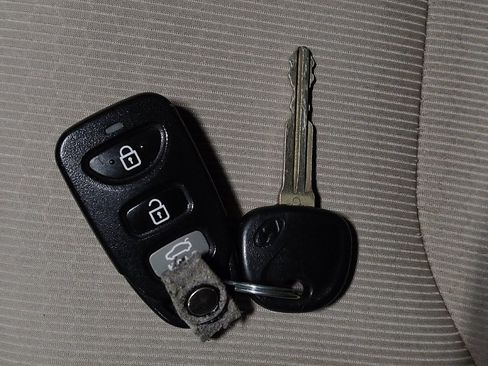 Used 2017 Hyundai Elantra SE image 32