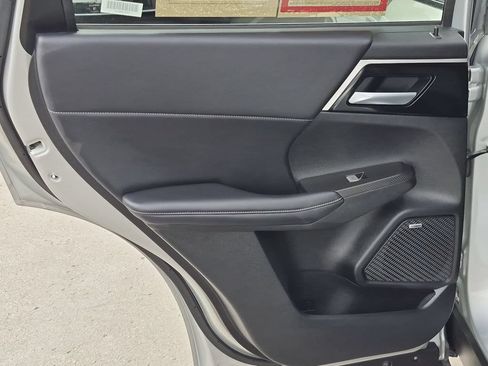 Used 2025 Mitsubishi Outlander SE AWD/4WD image 27