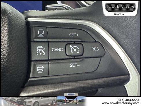 Used 2023 Jeep Grand Cherokee Limited AWD/4WD image 17