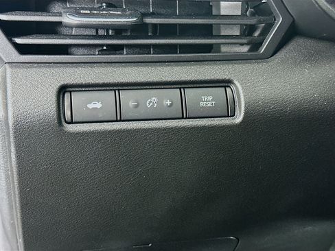 Used 2024 Nissan Altima 2.5 SV FWD image 17