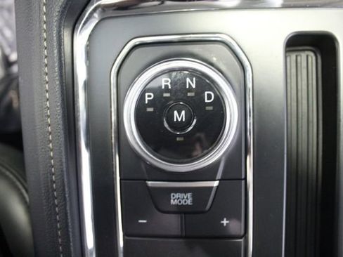 Used 2024 Ford Expedition XLT RWD image 16