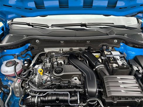 Used 2024 Volkswagen Taos SE image 12