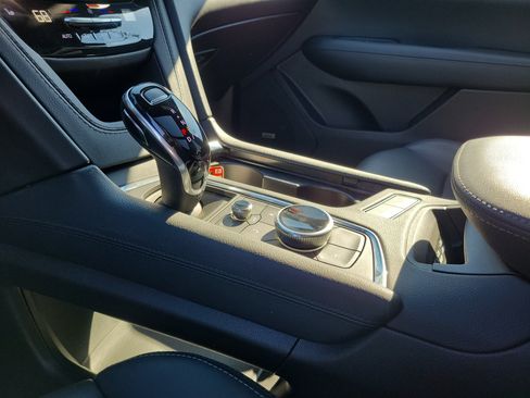 Used 2025 Cadillac XT5 Premium Luxury AWD/4WD image 29