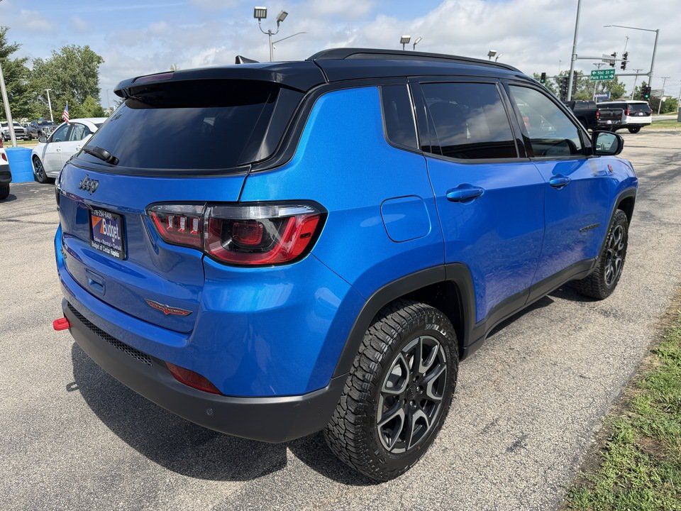 Used 2024 Jeep Compass Trailhawk AWD/4WD image 5