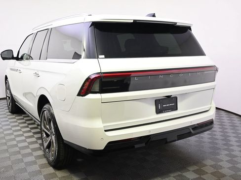 Used 2026 Lincoln Navigator Black Label AWD/4WD image 4