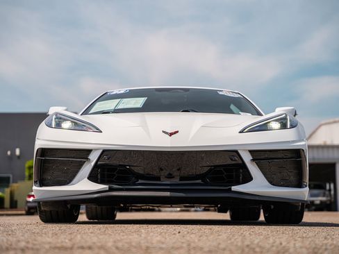 Used 2025 Chevrolet Corvette Stingray Preferred Cpe w/ Z51 Performance Package image 9