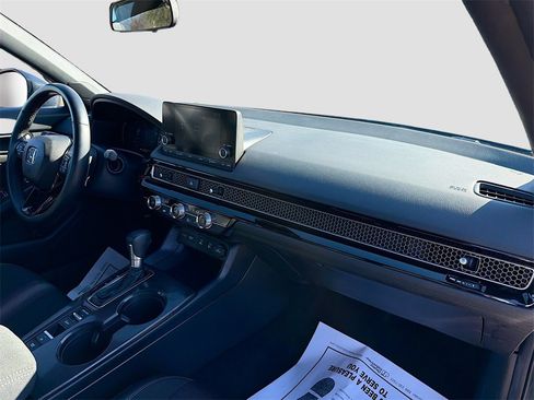 Used 2025 Honda Civic Sport image 26