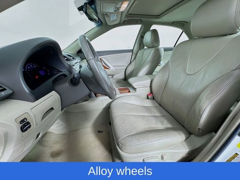 Used 2011 Toyota Camry XLE image 26