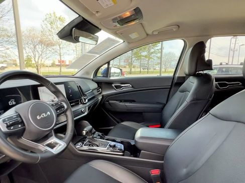 Used 2023 Kia Sportage EX image 32