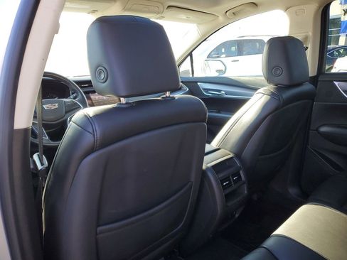 Used 2017 Cadillac XT5 Luxury w/ Driver Awareness Package image 29