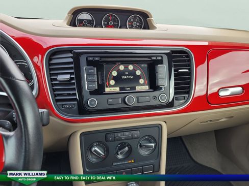 Used 2013 Volkswagen Beetle TDI image 20