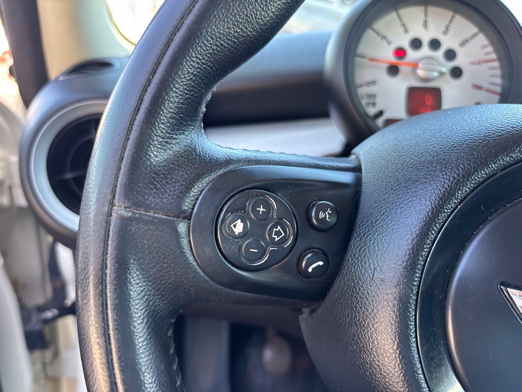 Used 2011 MINI Cooper Hardtop FWD image 16