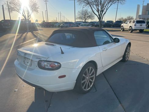 Used 2006 MAZDA MX-5 Miata Grand Touring w/ Appearance Pkg image 4