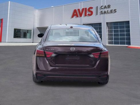 Used 2025 Nissan Altima 2.5 SV FWD image 7
