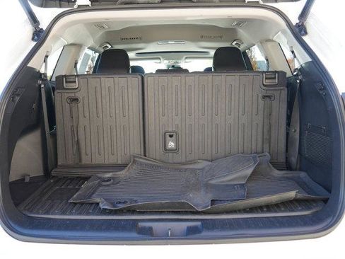 Used 2022 Toyota Highlander XLE AWD/4WD image 6