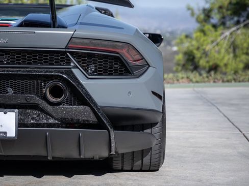 Used 2018 Lamborghini Huracan Performante image 94