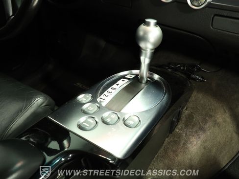 Used 2004 Chevrolet SSR w/ Preferred Equipment Group RWD image 40