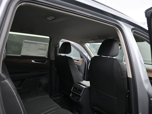 New 2026 Volkswagen Atlas SE image 45