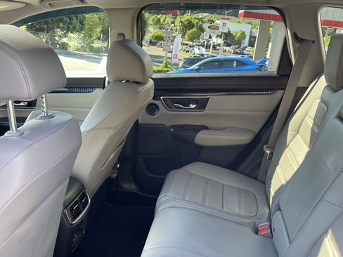 Used 2018 Honda CR-V Touring image 12