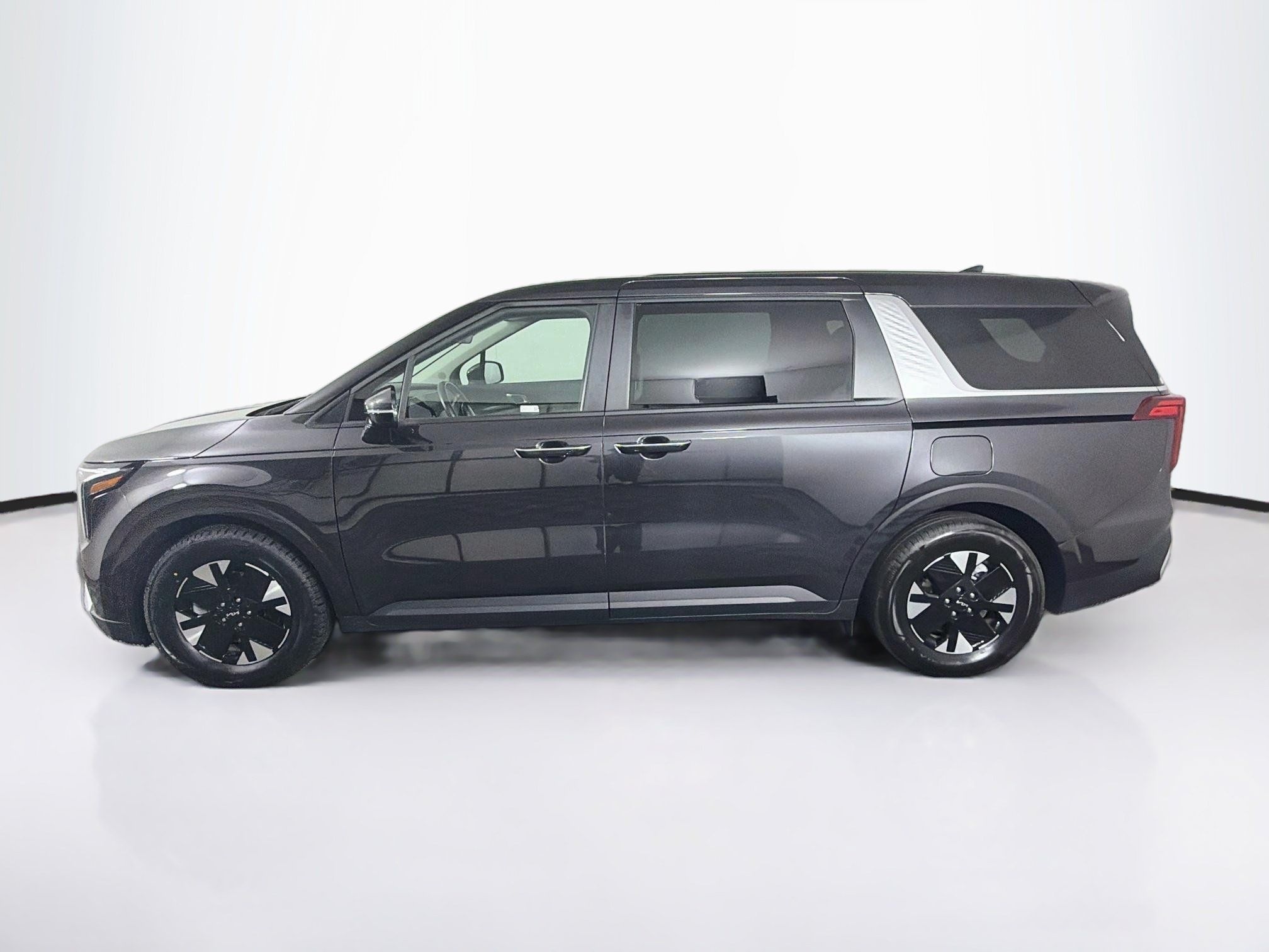 Used 2026 Kia Carnival LXS FWD image 4