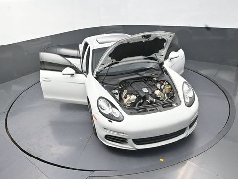 Used 2016 Porsche Panamera 4 AWD/4WD image 40