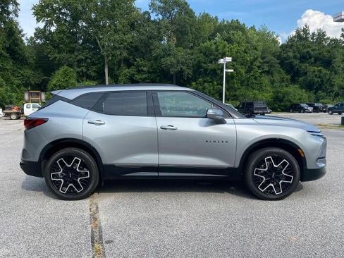 Used 2023 Chevrolet Blazer RS w/ Enhanced Convenience Package AWD/4WD image 2