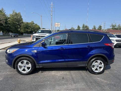 Used 2016 Ford Escape SE w/ Equipment Group 201A FWD image 4