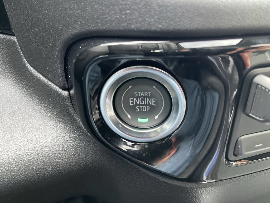 New 2026 GMC Sierra 3500 SLT w/ SLT Premium Package AWD/4WD image 17
