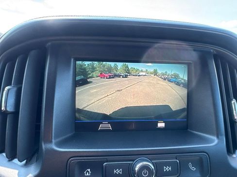 Used 2022 Chevrolet Colorado W/T w/ Custom Special Edition AWD/4WD image 18
