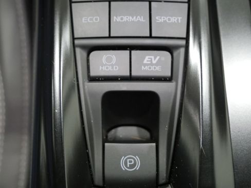 Used 2025 Toyota Camry SE w/ Multimedia Upgrade Package AWD/4WD image 20