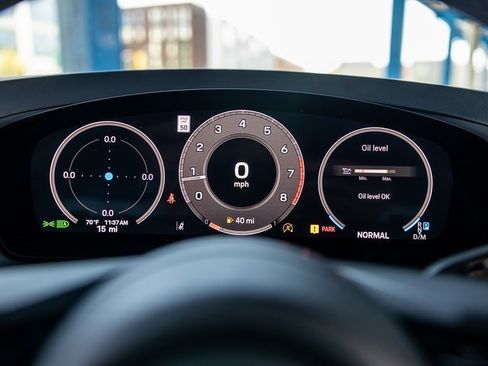 Certified 2025 Porsche Cayenne Coupe image 33