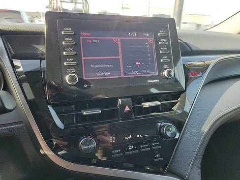 Used 2021 Toyota Camry SE w/ Carpet Mat Package (TMS) image 17