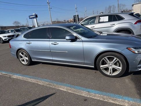 Used 2018 Volvo S90 T5 Momentum w/ Convenience Package image 3